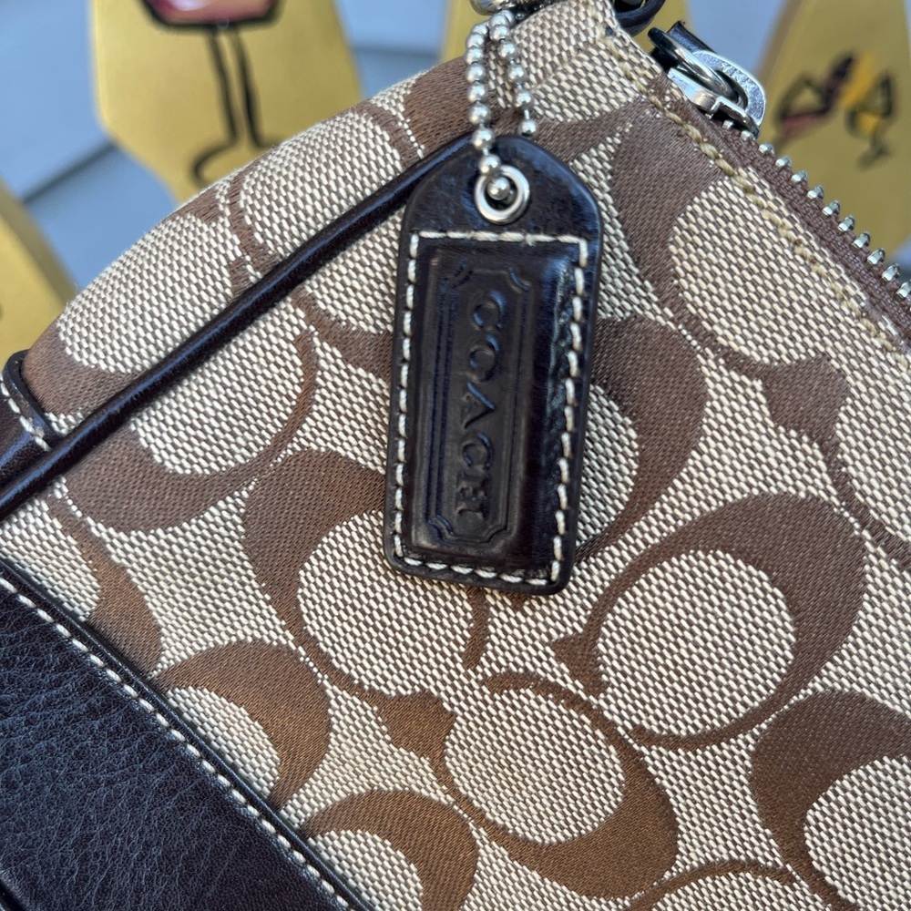 Coach Brown and Cream mini bag - Picture 5 of 7